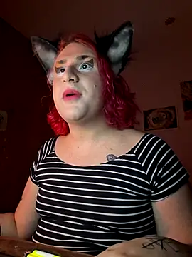 Snapshot of alien_ate_red chatting on 12/16/25, 08:58 alien ate red online show from 12/16/25, 08:58