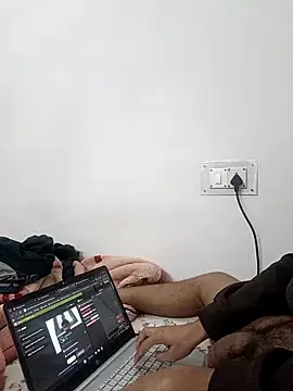 Snapshot of Bigdickboy2406 chatting on 12/14/25, 06:23 Bigdickboy2406 online show from 12/14/25, 06:23