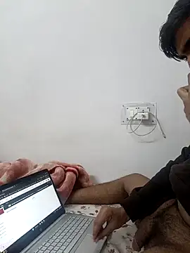 Snapshot of Bigdickboy2406 chatting on 12/15/25, 06:12 Bigdickboy2406 online show from 12/15/25, 06:12