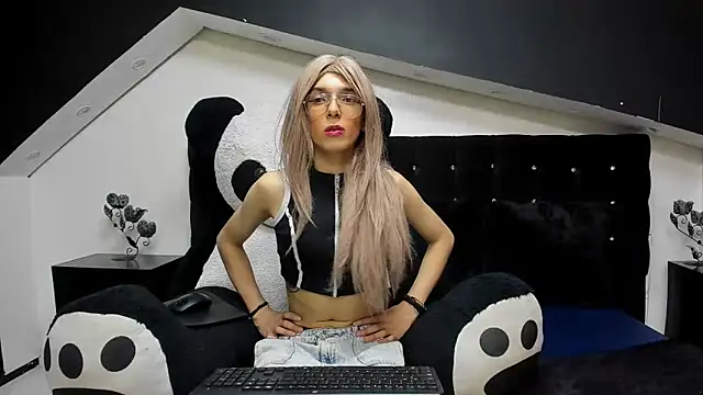 Lis Pearson online show from 03/01/26, 08:33