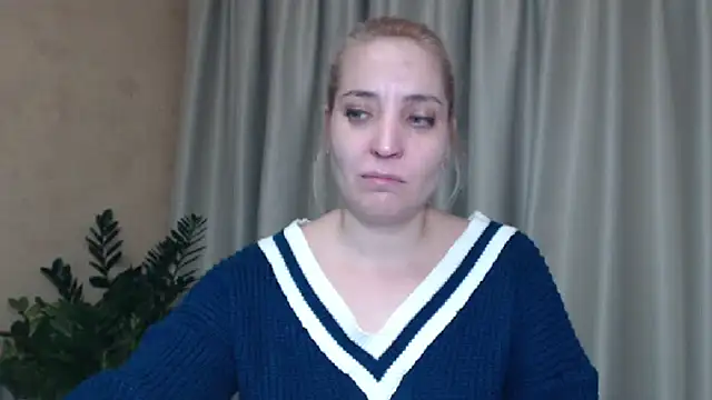 Snapshot of sweetpussy chatting on 01/12/25, 05:33 sweetpussy online show from 01/12/25, 05:33