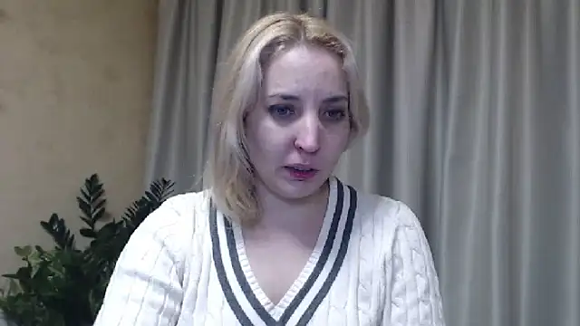 Snapshot of sweetpussy chatting on 01/15/25, 05:05 sweetpussy online show from 01/15/25, 05:05