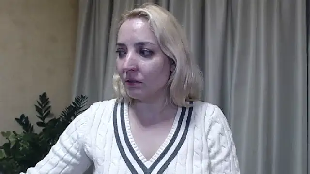 Snapshot of sweetpussy chatting on 01/15/25, 08:05 sweetpussy online show from 01/15/25, 08:05