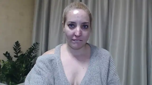 Snapshot of sweetpussy chatting on 01/18/25, 05:26 sweetpussy online show from 01/18/25, 05:26