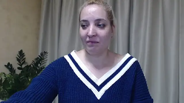 Snapshot of sweetpussy chatting on 01/24/25, 06:56 sweetpussy online show from 01/24/25, 06:56
