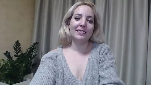 Snapshot of sweetpussy chatting on 02/02/25, 06:53 sweetpussy online show from 02/02/25, 06:53