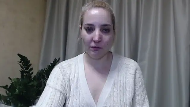 Snapshot of sweetpussy chatting on 02/21/25, 11:44 sweetpussy online show from 02/21/25, 11:44