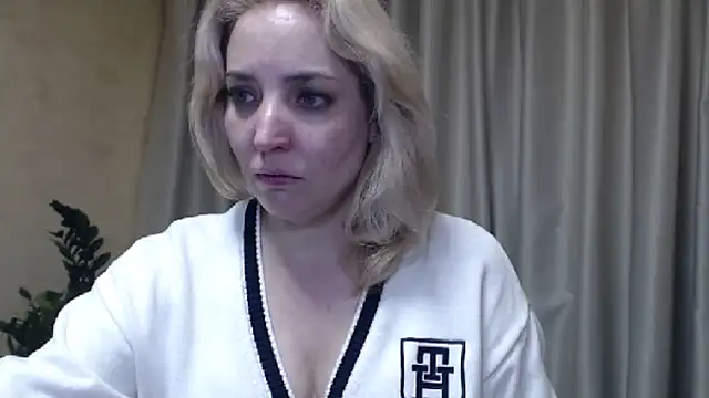 Snapshot of sweetpussy chatting on 03/05/25, 01:39 sweetpussy online show from 03/05/25, 01:39