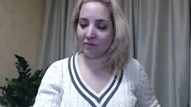 Snapshot of sweetpussy chatting on 03/13/25, 04:23 sweetpussy online show from 03/13/25, 04:23