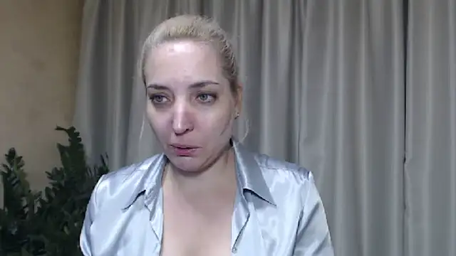 Snapshot of sweetpussy chatting on 09/19/25, 02:40 sweetpussy online show from 09/19/25, 02:40