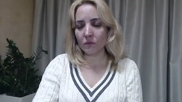 Snapshot of sweetpussy chatting on 10/22/25, 02:06 sweetpussy online show from 10/22/25, 02:06