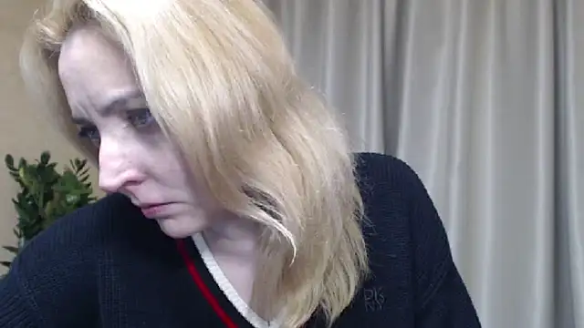 Snapshot of sweetpussy chatting on 04/25/26, 03:31 sweetpussy online show from 04/25/26, 03:31