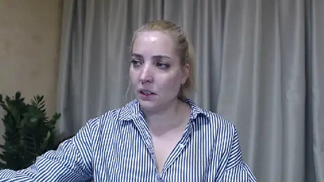 Snapshot of sweetpussy chatting on 05/08/26, 03:50 sweetpussy online show from 05/08/26, 03:50