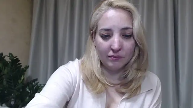 Snapshot of sweetpussy chatting on 05/15/26, 06:48 sweetpussy online show from 05/15/26, 06:48