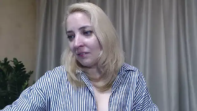 Snapshot of sweetpussy chatting on 05/16/26, 02:49 sweetpussy online show from 05/16/26, 02:49