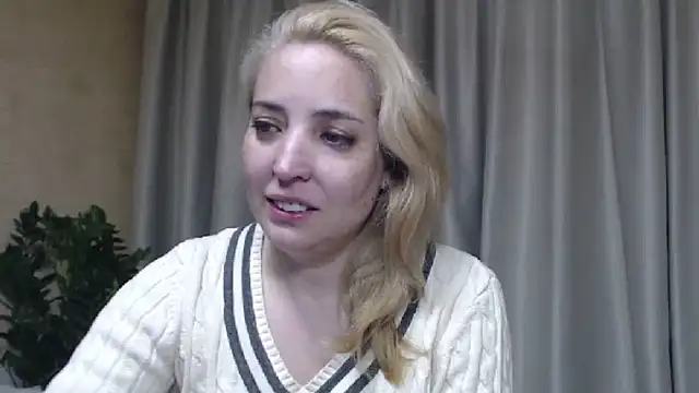 Snapshot of sweetpussy chatting on 05/30/26, 04:15 sweetpussy online show from 05/30/26, 04:15