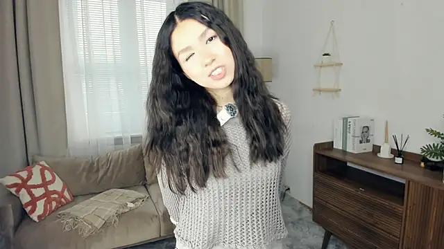 LonaLongsdorf online show from 01/12/26, 08:41