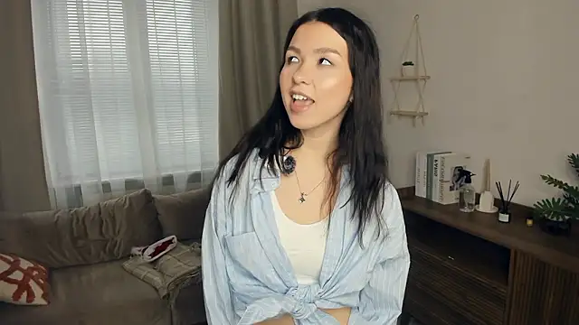 LonaLongsdorf online show from 01/16/26, 11:03