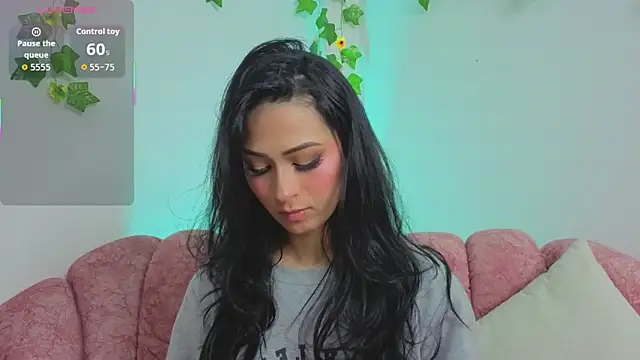 Madison Cortes online show from 12/15/25, 09:52