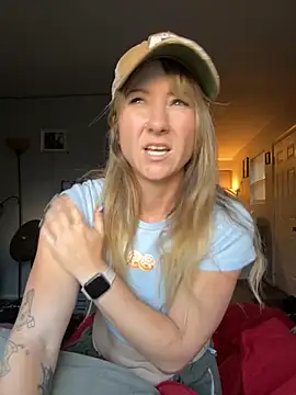 alluringpixie online show from 04/11/26, 12:20