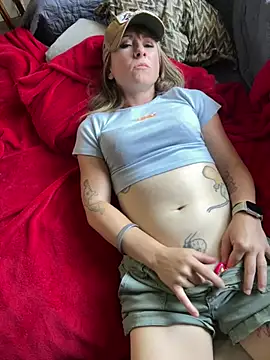 alluringpixie online show from 04/15/26, 03:41