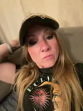 alluringpixie online show from 04/24/26, 02:25