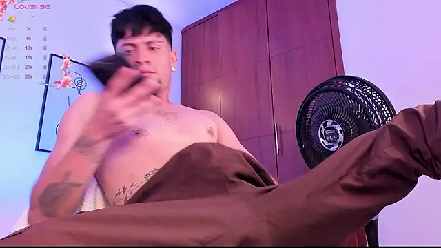 vaalentiino online show from 02/20/26, 06:26