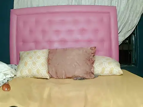 Snapshot of BasellBlue chatting on 12/05/25, 07:32 BasellBlue online show from 12/05/25, 07:32