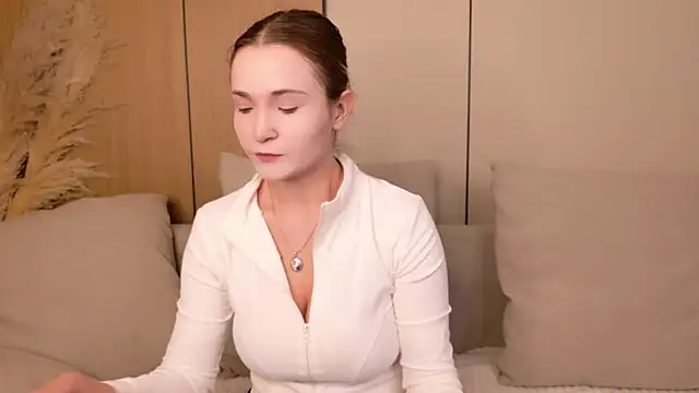 Snapshot of Lina_Sinerz chatting on 06/25/26, 04:00 Lina Sinerz online show from 06/25/26, 04:00