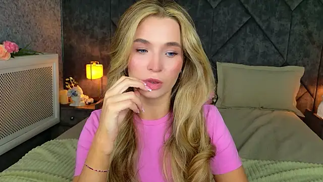 Snapshot of Lina_Sinerz chatting on 07/08/26, 08:35 Lina Sinerz online show from 07/08/26, 08:35