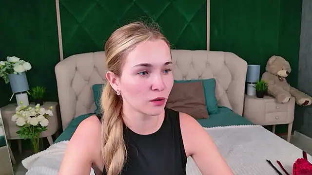 Snapshot of Lina_Sinerz chatting on 07/17/26, 03:39 Lina Sinerz online show from 07/17/26, 03:39