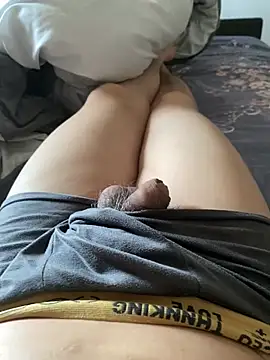 Snapshot of hairylittledic chatting on 06/10/26, 11:35 hairylittledic online show from 06/10/26, 11:35