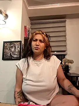 Magenta Moon online show from 01/13/26, 02:50