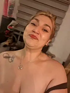 Magenta Moon online show from 01/13/26, 11:43