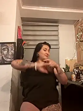 Magenta Moon online show from 03/18/26, 11:30