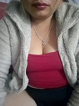 Snapshot of su-kem2 chatting on 12/15/25, 05:50 su-kem2 online show from 12/15/25, 05:50