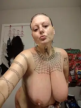 SpiderRose online show from 04/21/26, 02:37