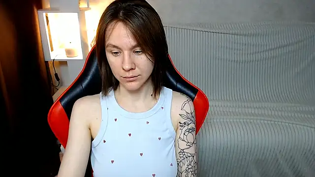 MiaBun1 online show from 12/23/25, 03:15