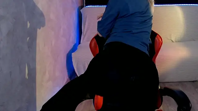 MiaBun1 online show from 04/15/26, 03:57