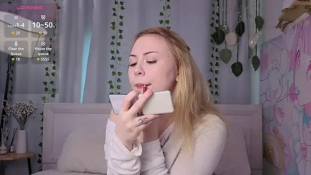 Snapshot of kaity_berry chatting on 02/26/26, 09:08 kaity berry online show from 02/26/26, 09:08