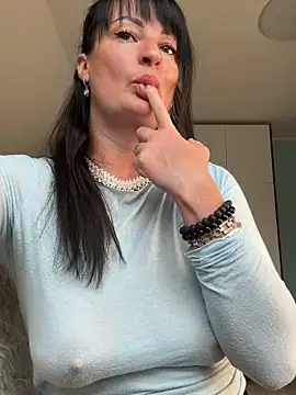 CherryCherry03 online show from 04/20/26, 07:55