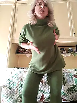 AhlyssaLove1155 online show from 12/22/25, 01:08