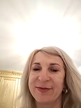 AhlyssaLove1155 online show from 04/19/26, 06:10