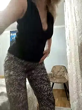 AhlyssaLove1155 online show from 04/21/26, 02:51