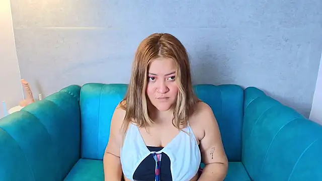 Sofia  Saenz online show from 12/18/25, 12:11