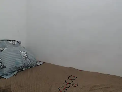 Belle2556 online show from 12/22/25, 08:11