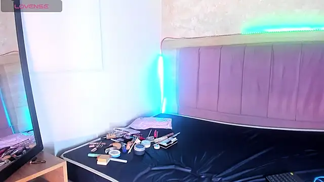 alunnaclarkcm online show from 12/15/25, 03:33