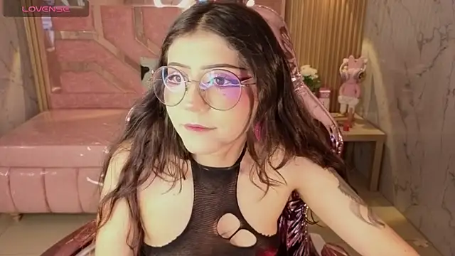 miss devil s online show from 04/10/26, 03:23