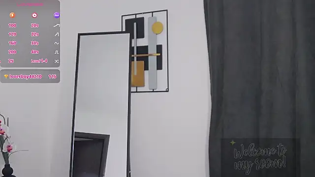 Snapshot of SoniaMoonnnn chatting on 01/15/26, 04:44 SoniaMoonnnn online show from 01/15/26, 04:44