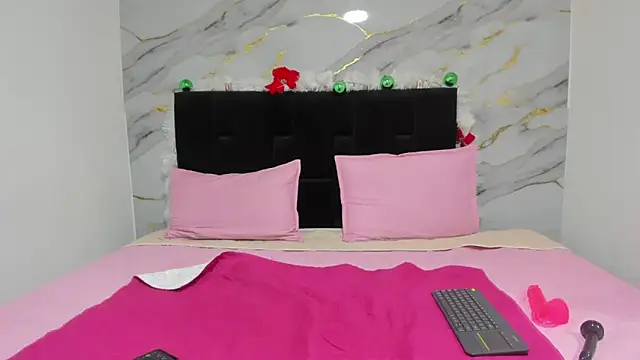 emmmaa moon online show from 12/15/25, 05:17